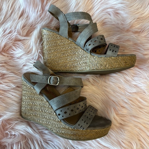 Jellypop Taupe Strappy Summer Wedges - Picture 3 of 6